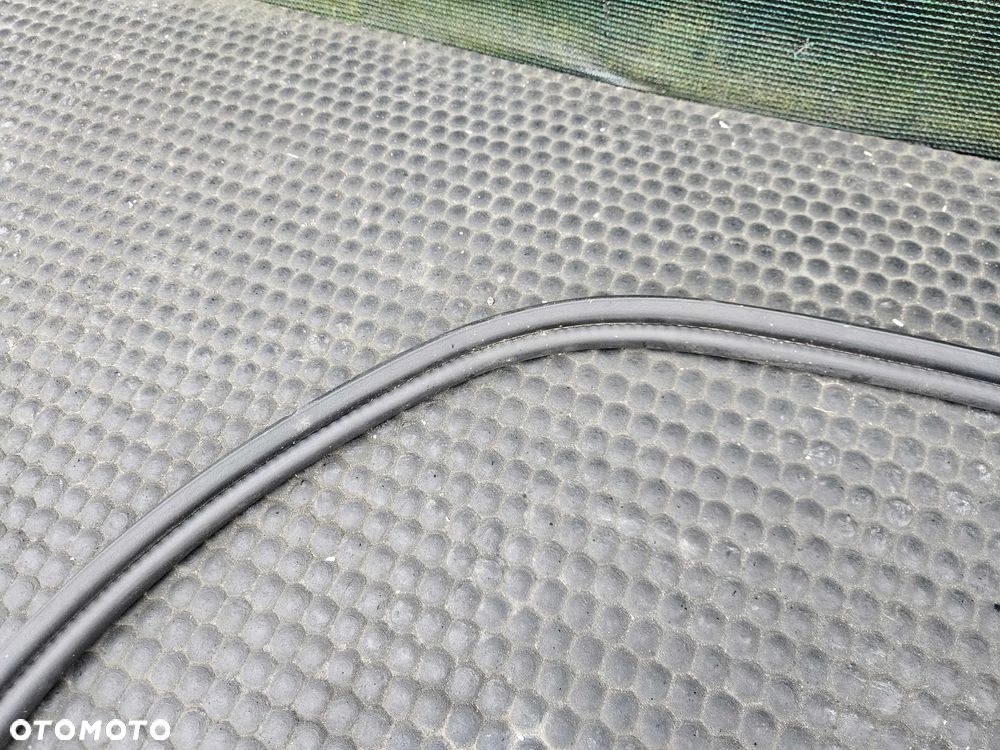 Uszczelka 7141890 Guma Pokrywy Klapy Bagaznika BMW 1 E87 E81 - 9