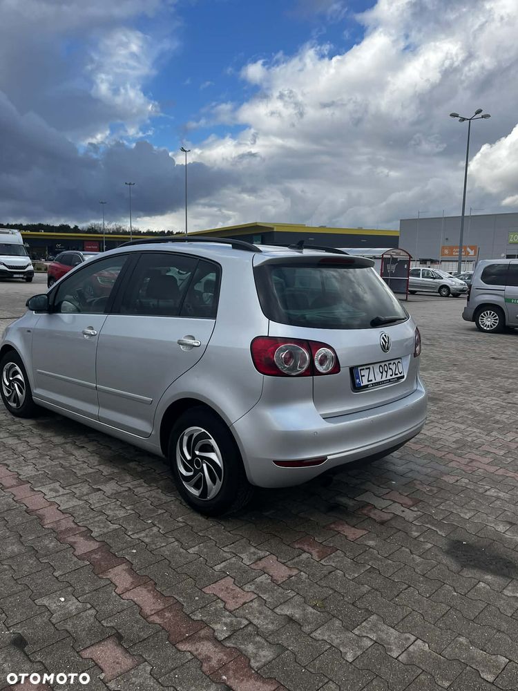 Volkswagen Golf Plus 1.6 TDI DPF BlueMotion Technology Trendline - 16