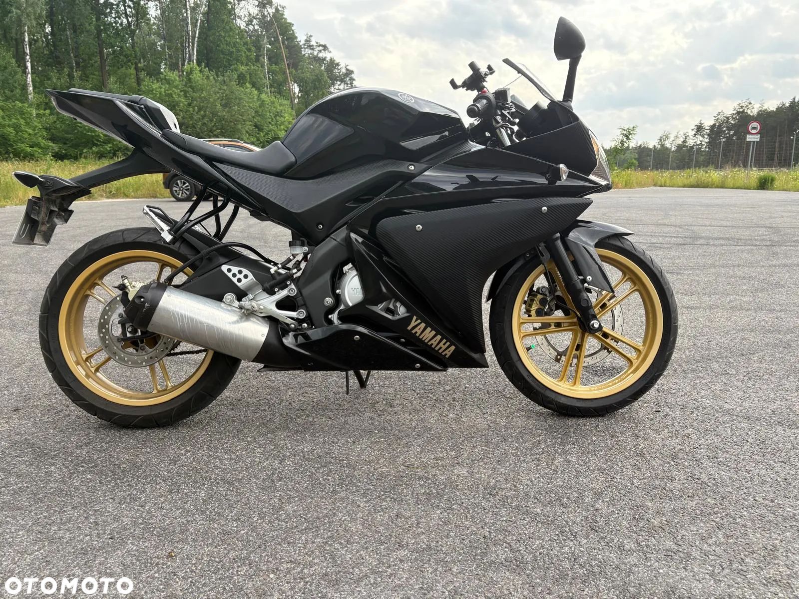 Yamaha YZF - 1