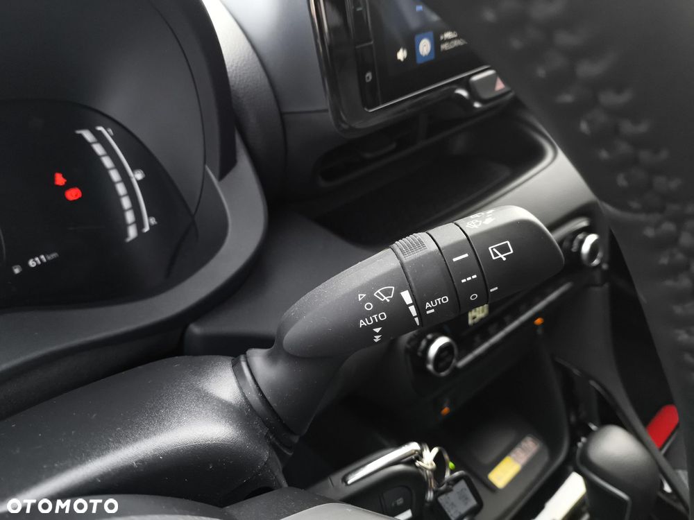 Toyota Yaris Hybrid 1.5 Style - 27