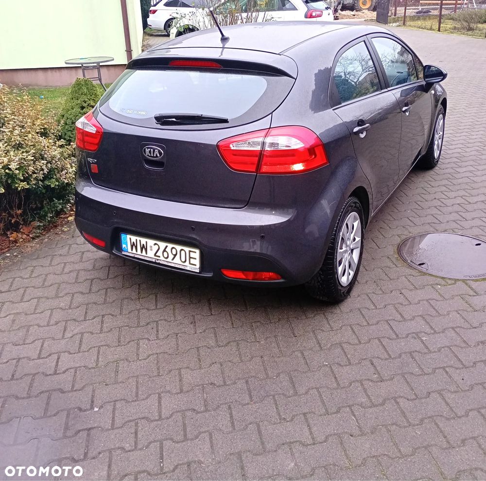 Kia Rio 1.2 L - 2