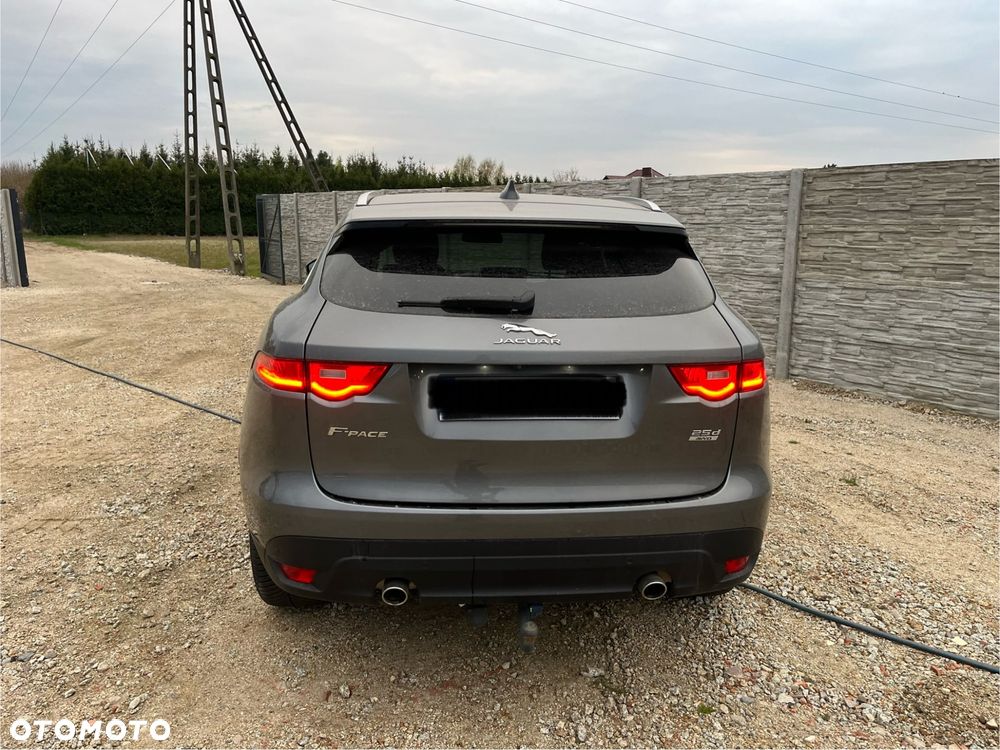 Jaguar F-Pace - 5