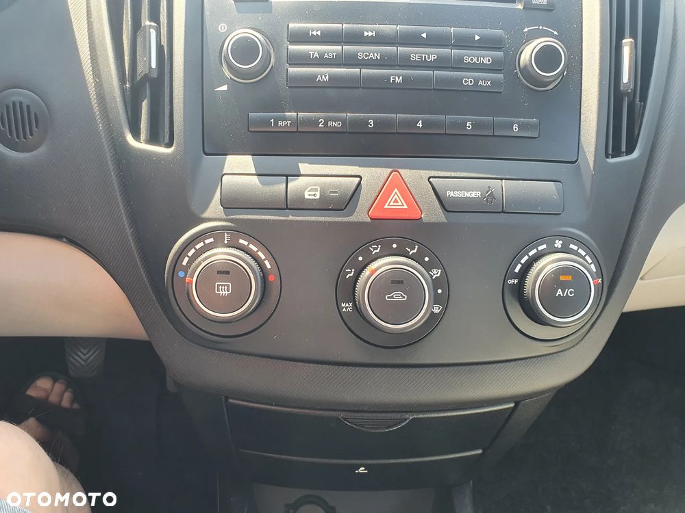 Kia Ceed 1.4 CVVT Attract - 20