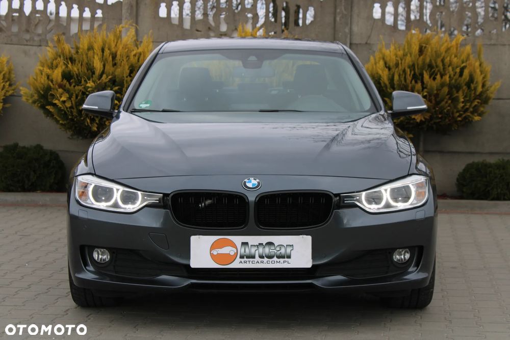 BMW Seria 3 320d DPF Edition Fleet Sport - 17