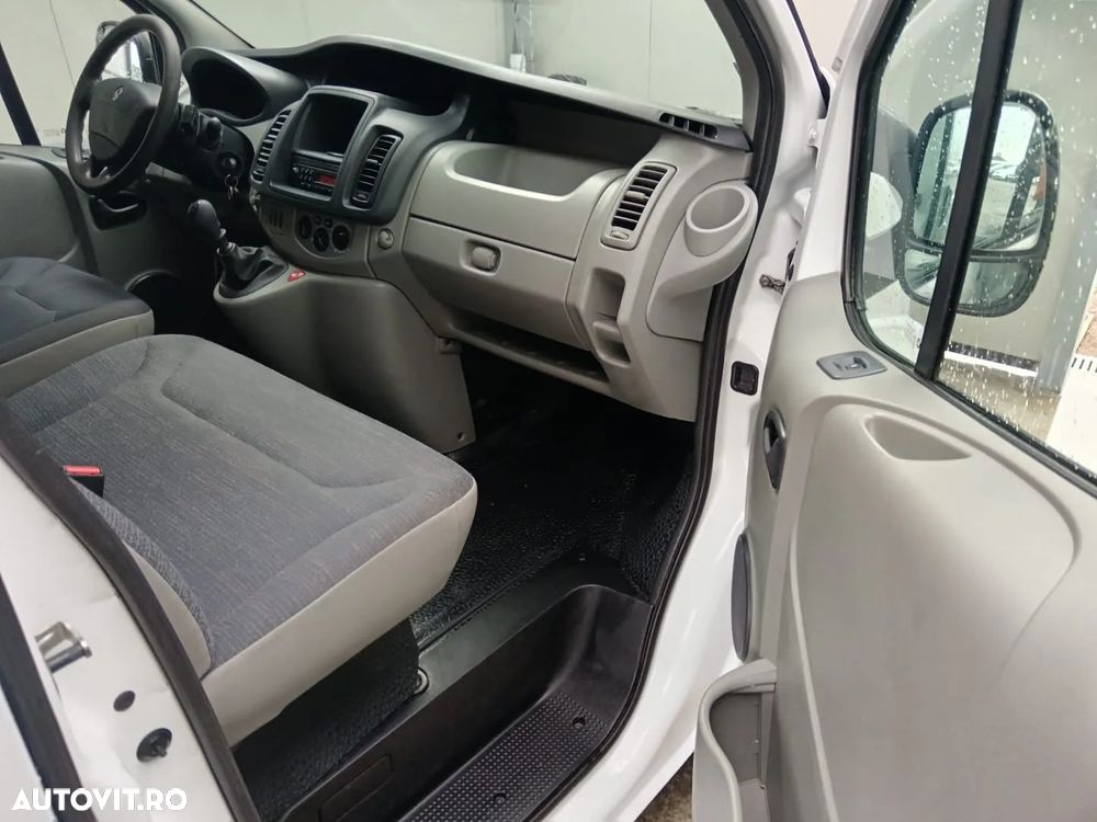 Renault Trafic - 16