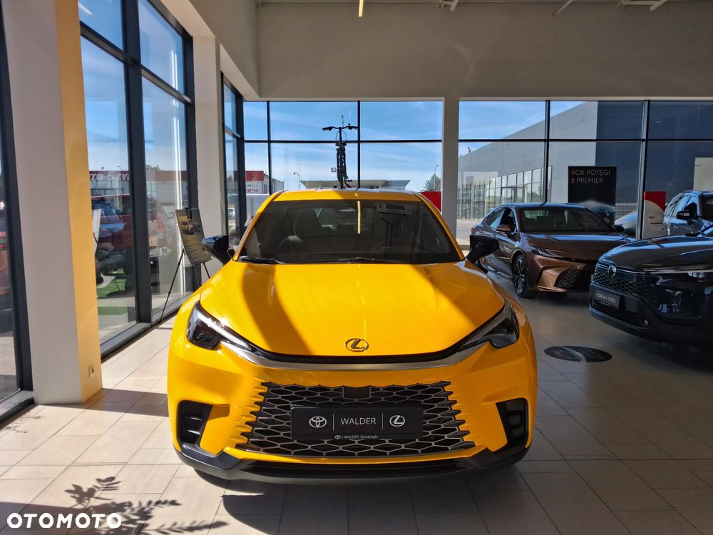 Lexus LBX - 2