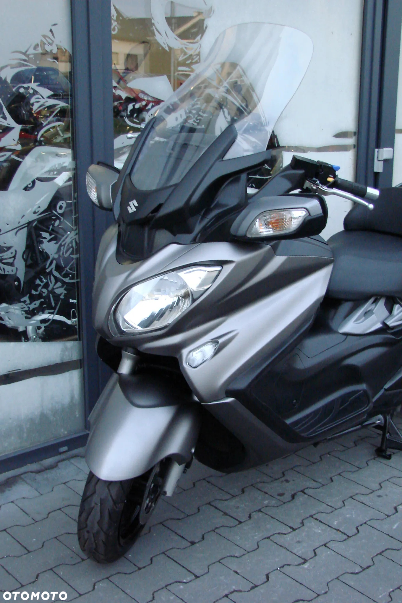 Suzuki Burgman - 11