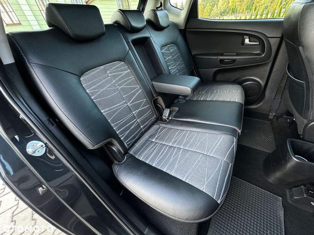 Kia Venga - 22