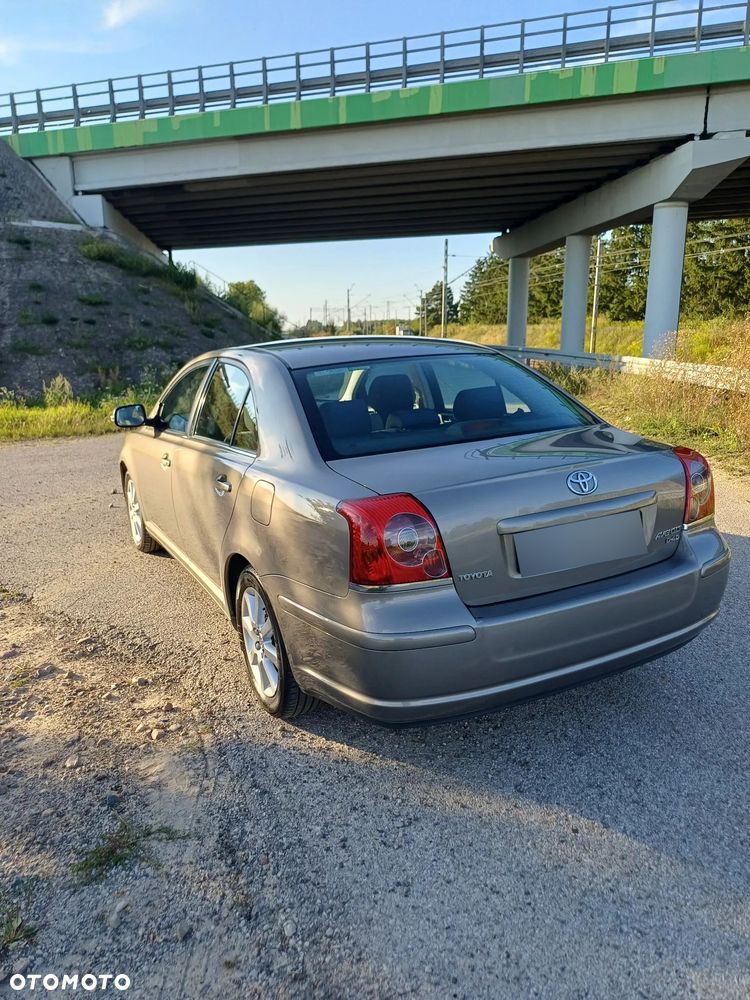 Toyota Avensis 2.0 D-4D Sol - 3
