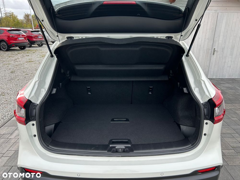 Nissan Qashqai 1.6 DIG-T N-Connecta - 16