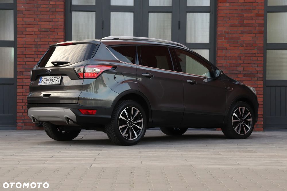 Ford Kuga 2.0 TDCi 2x4 Titanium - 10
