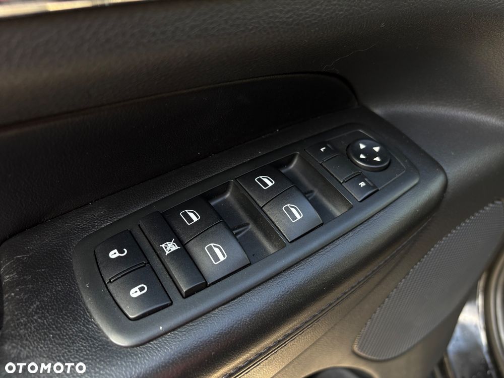Jeep Grand Cherokee 5.7 V8 HEMI 4WD Automatik Overland - 17