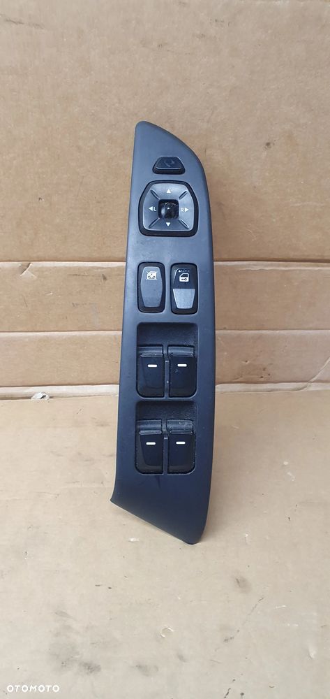 Przełącznik panel szyb lewy przód Hyundai IX35 93570-2Y8109P - 5