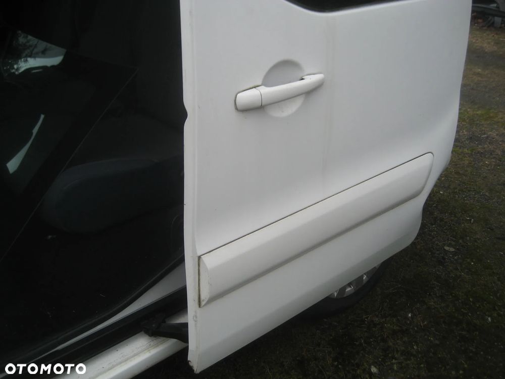 citroen berlingo iii 08-12r drzwi tył lewe szyba kod EWP A - 2