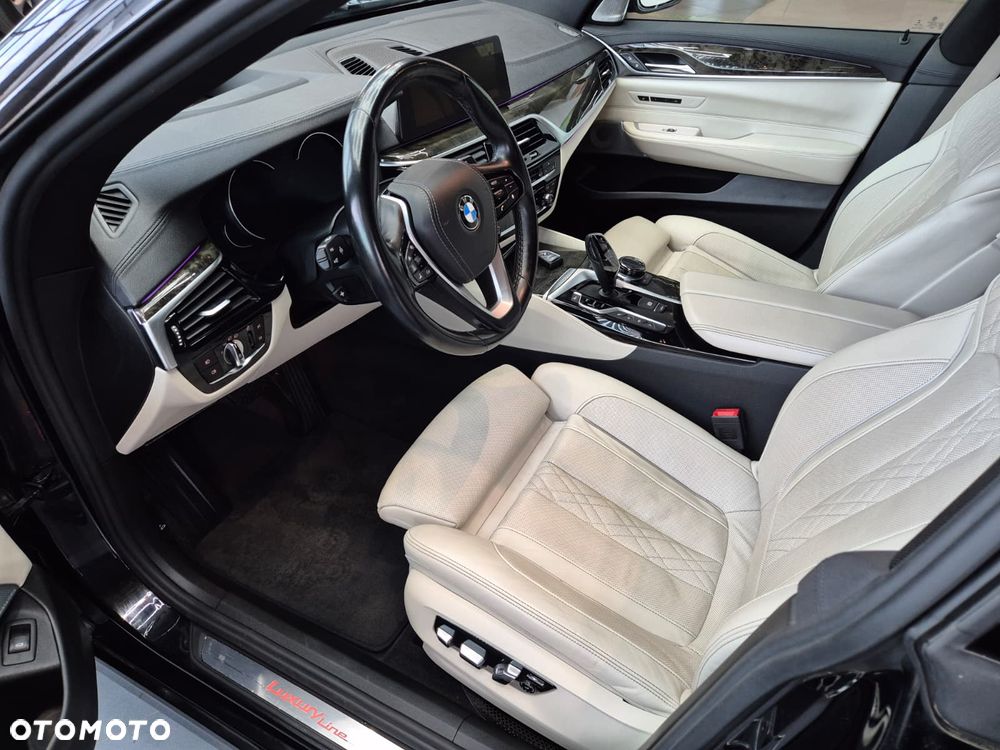 BMW 6GT - 13