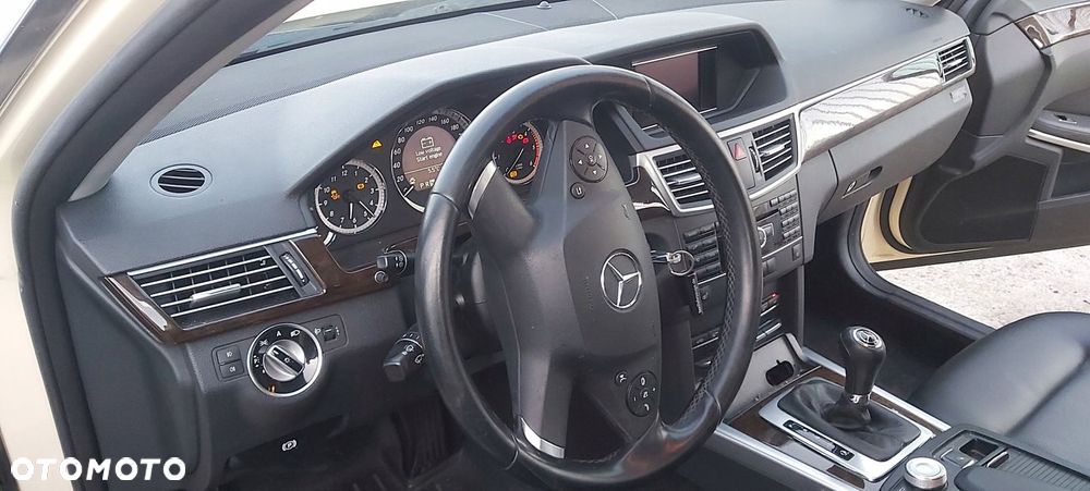 LICZNIK MERCEDES W212 2.2 CDI A2129002509 EUROPA - 1