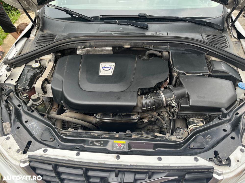 Volvo XC 60 D5AWD R-Design - 10