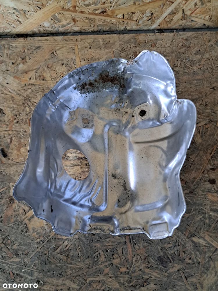 VOLVO XC40  OSŁONA TERMICZNA 32299070 - 2