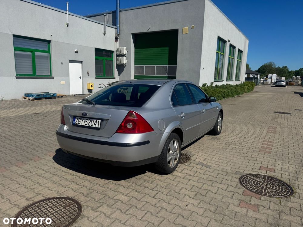 Ford Mondeo 1.8 Ghia - 6