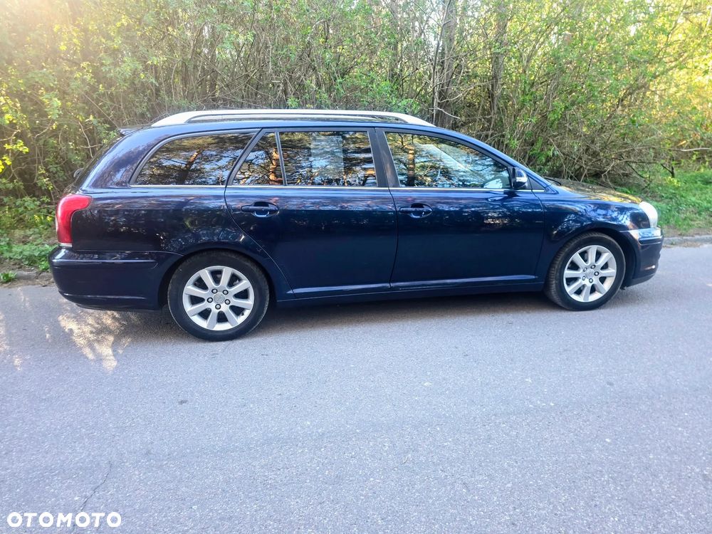 Toyota Avensis 2.2 D-4D Sol Plus - 1