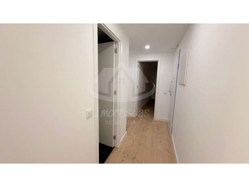 Apartamento T2+1 com terraço, totalmente remodelado - Alverca do Ri... - Grande imagem: 4/8