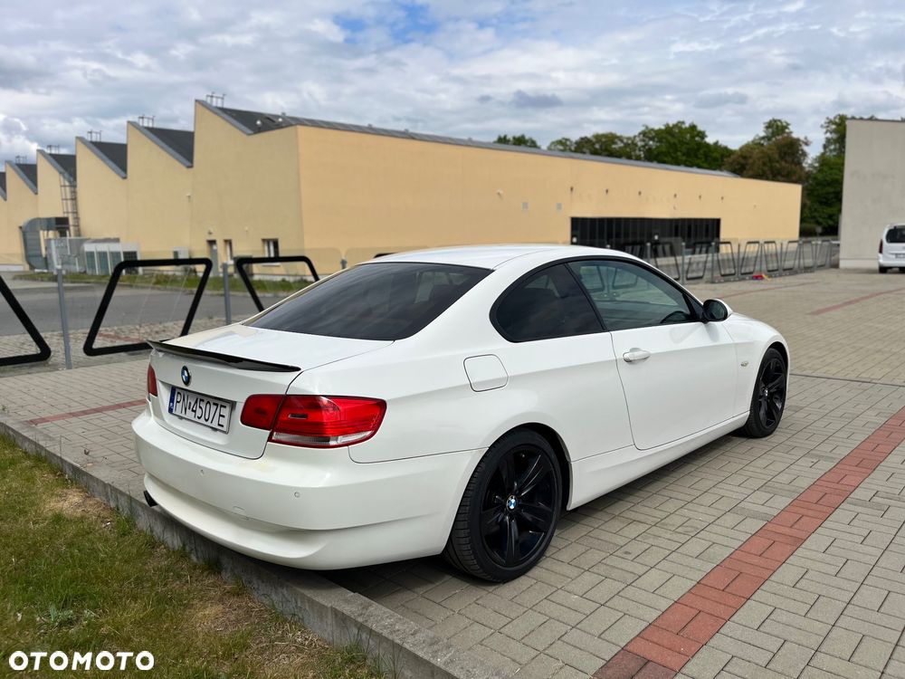 BMW Seria 3 320i - 3