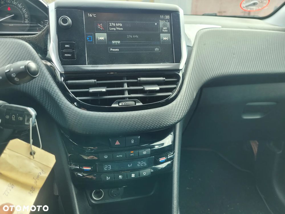 Peugeot 208 - 19