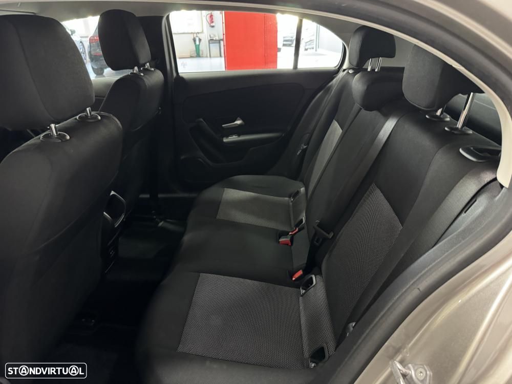 Mercedes-Benz A 180 d Progressive Aut. - 42