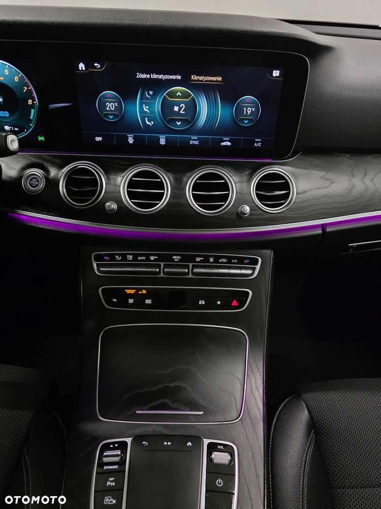 Mercedes-Benz Klasa E 300 4Matic 9G-TRONIC AMG Line - 16