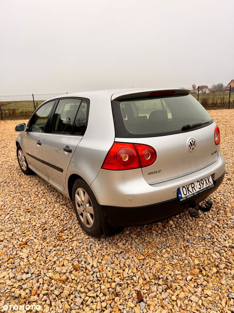 Volkswagen Golf 1.6 FSI Comfortline - 9