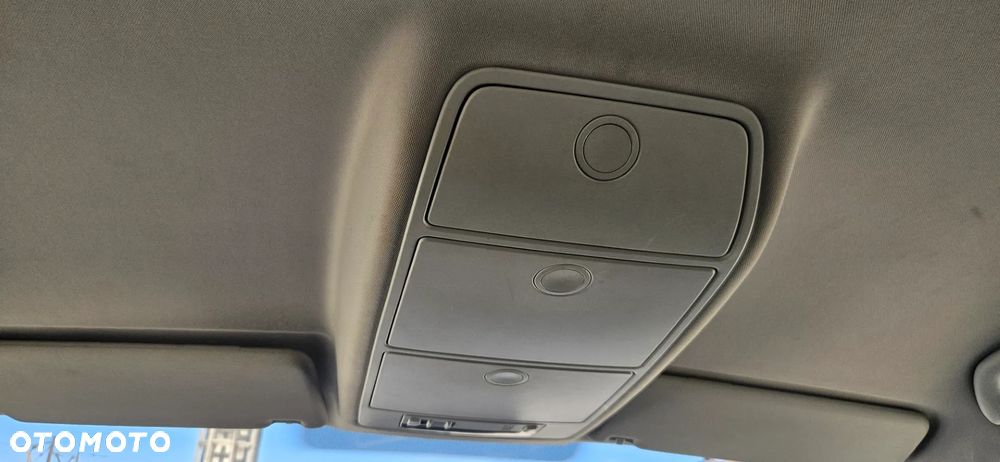 Volkswagen Touran - 28