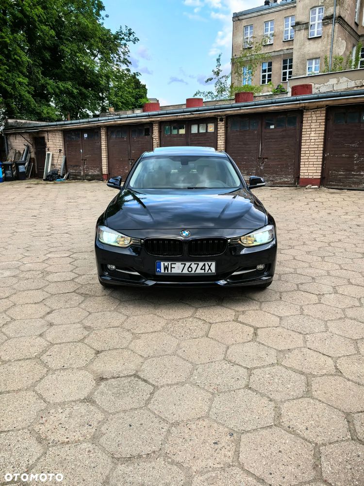 BMW Seria 3 328i xDrive Sport Line - 2