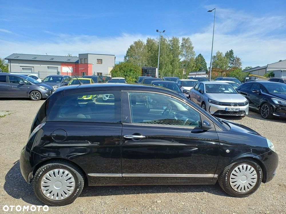 Lancia Ypsilon - 8