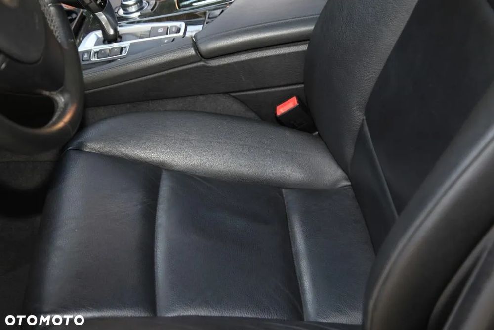 BMW Seria 5 520d Touring - 39