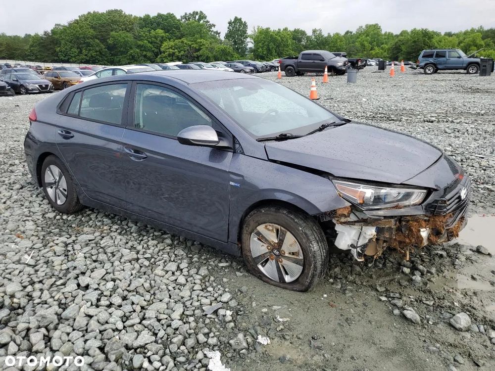 Hyundai IONIQ hybrid Premium - 4