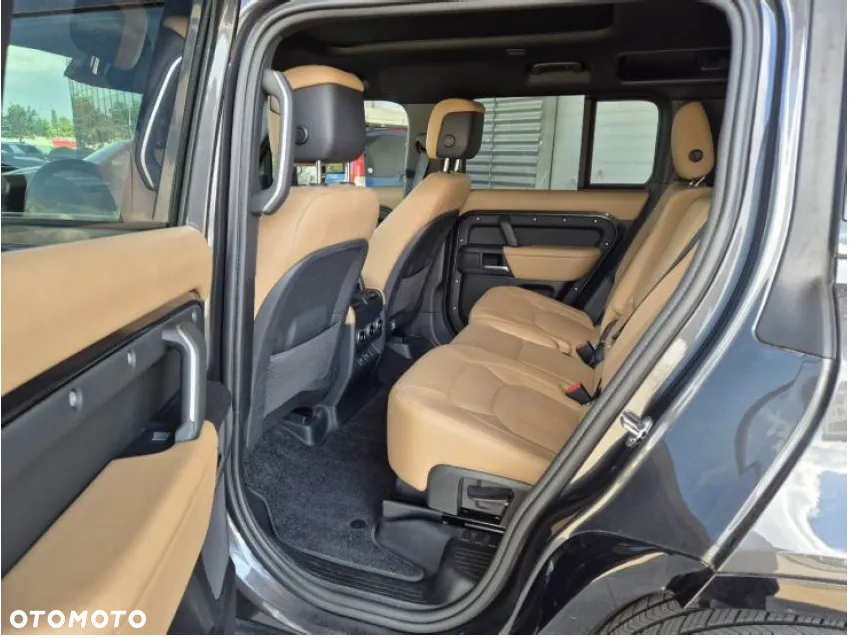 Land Rover Defender 110 D300 X-Dynamic HSE - 7
