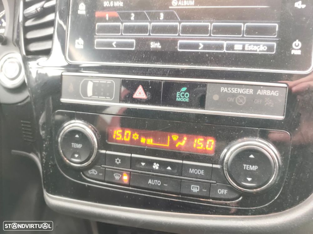 Mitsubishi Outlander - 23