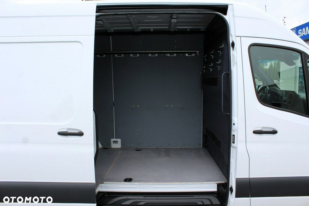 Mercedes-Benz Sprinter - 8