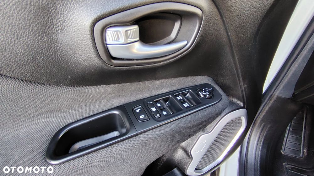 Jeep Renegade 1.4 MultiAir DSG Longitude - 31