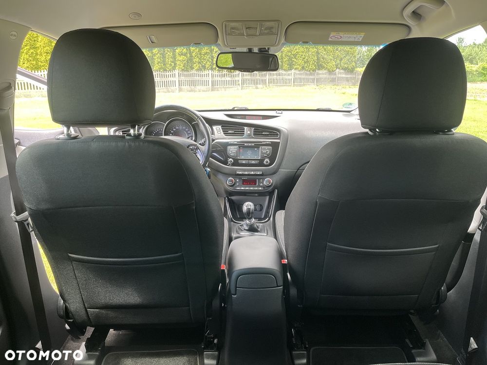 Kia Ceed 1.6 GDI Dream Team Edition - 11