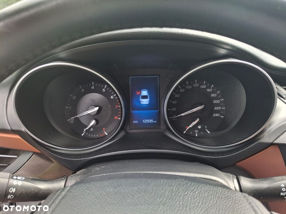 Toyota Avensis 1.8 Premium - 14