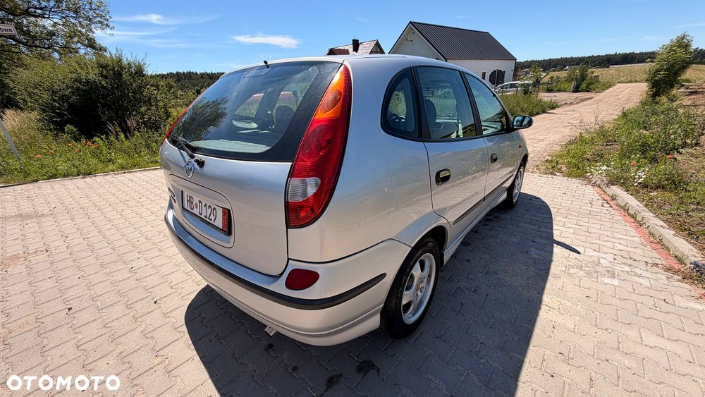 Nissan Almera Tino - 25