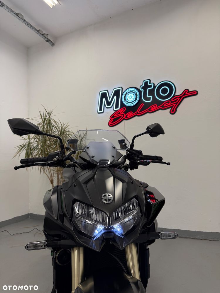 Kawasaki H2 - 10
