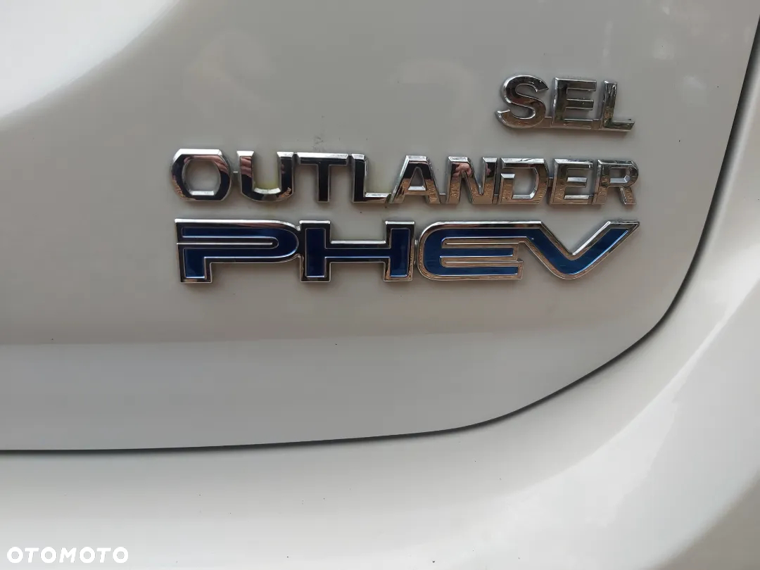 Mitsubishi Outlander - 26