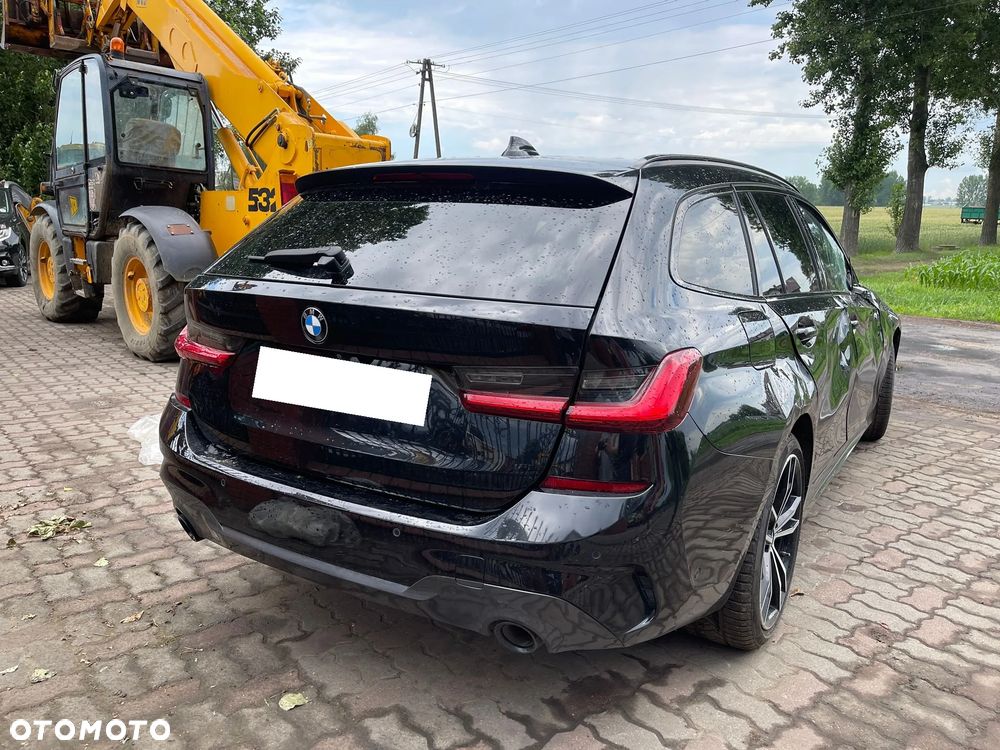 BMW Seria 3 330e M Sport sport - 2