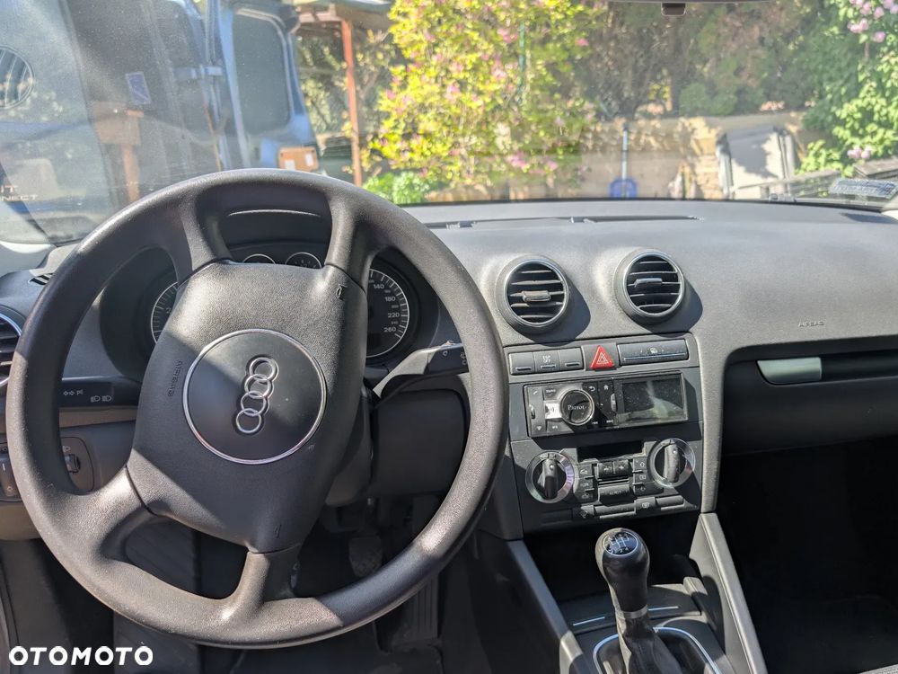 Audi A3 3-drzwiowe 1.6 Ambiente - 8