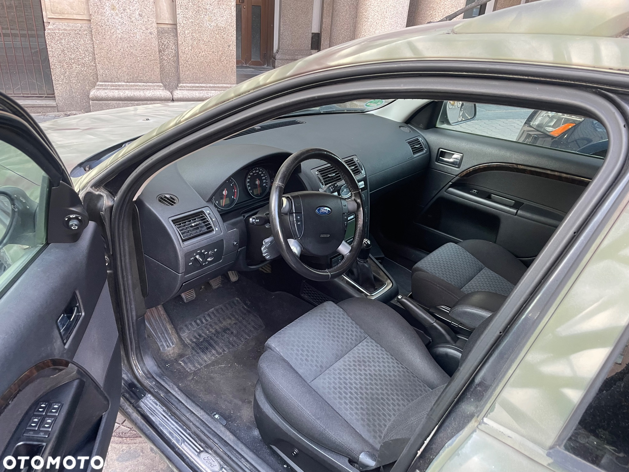 Ford Mondeo - 8