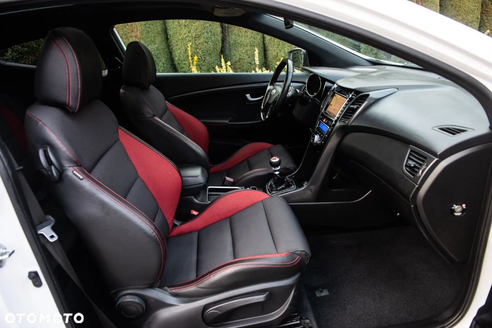 Hyundai i30 1.6 T GDI Turbo - 34