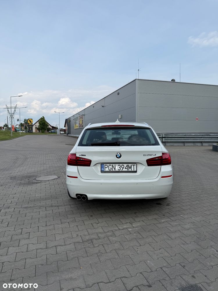 BMW Seria 5 520d xDrive - 5