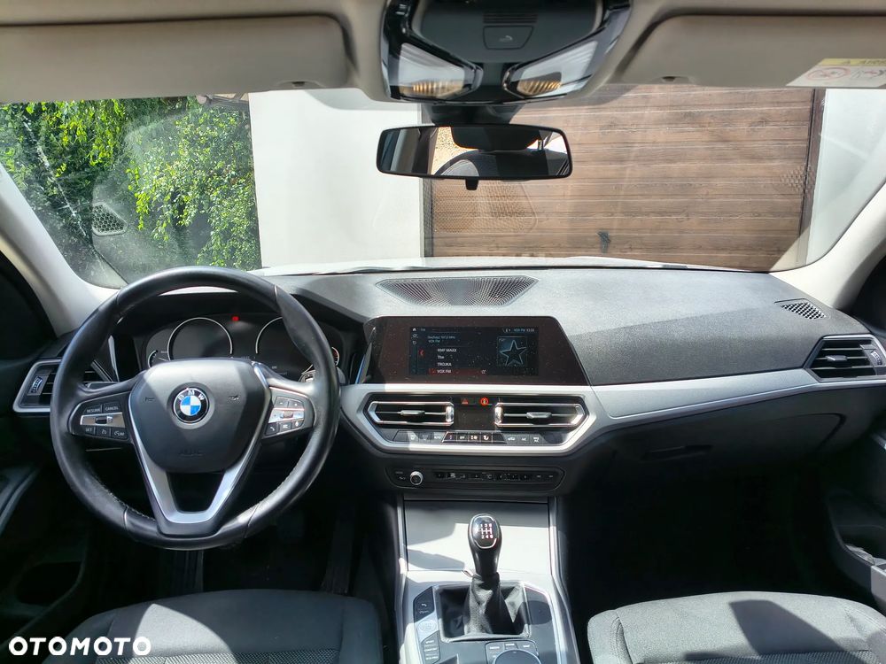BMW Seria 3 318d - 5